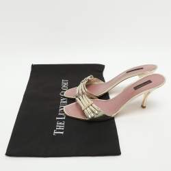 مملوكة مسبقًا Louis Vuitton Size 39 Gold Patent Leather Slide Sandals