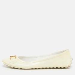 مملوكة مسبقًا Louis Vuitton Oxford Size 37.5 Cream Patent Leather Ballet Flats