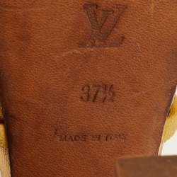 Pre Owned صندل لوي فيتون كعب سميك حزام الكاحل شامواه أصفر مقاس 37.5