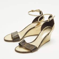 Pre Owned Louis Vuitton Size 39 Gold Coated Canvas and Patent Leather Ankle Strap Wedge Sandals