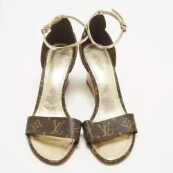Pre Owned Louis Vuitton Size 39 Gold Coated Canvas and Patent Leather Ankle Strap Wedge Sandals