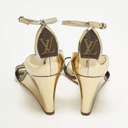 Pre Owned Louis Vuitton Size 39 Gold Coated Canvas and Patent Leather Ankle Strap Wedge Sandals