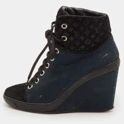 مملوكة مسبقًا Louis Vuitton Batignolles Size 39.5 Navy Blue/Black Monogram Suede and Canvas Wedge Ankle Boots
