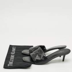 مملوكة مسبقًا صندل سلايد لوي فيتون جلد أسود بنقش مونوغرام مقاس 37