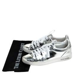 مملوكة مسبقًا حذاء رياضي لوي فيتون فرونتروو منخفض من أعلى جلد فضي ميتاليك مقاس 37