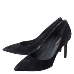 مملوكة مسبقًا Louis Vuitton Black Suede Leather Pointed Toe Pump Size 38
