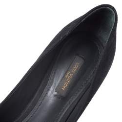 مملوكة مسبقًا Louis Vuitton Black Suede Leather Pointed Toe Pump Size 38