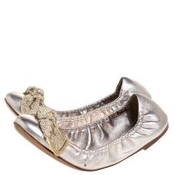 Pre Owned حذاء باليرينا فلات لوي فيتون "أموليت" طراز مجعد مزين بفيونكة ترتر جلد ميتاليك مقاس 37