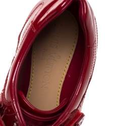 مملوكة مسبقًا حذاء رياضي لوي فيتون مزين بنمط بروغي و بسير فيلكرو جلد لامع أحمر مقاس 36