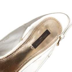 مملوكة مسبقًا Louis Vuitton White Monogram Canvas And Patent Leather Platform Espadrille Wedge Sandals Size 38.5