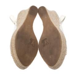 مملوكة مسبقًا Louis Vuitton White Monogram Canvas And Patent Leather Platform Espadrille Wedge Sandals Size 38.5