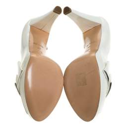 Pre Owned حذاء كعب عالي لوي فيتون "اپل" بمقدمة مفتوحة جلد لامع كريمي مقاس 39