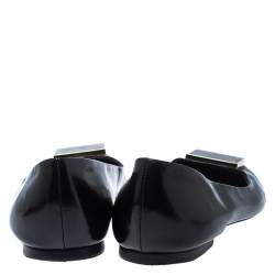 مملوكة مسبقًا حذاء باليرينا فلات لوي فيتون مزين بمربع جلد أسود مقاس 39.5