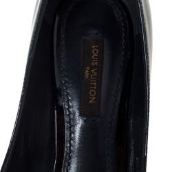 مملوكة مسبقًا حذاء كعب عالي لوي فيتون مزين بفيونكة جلد لامع أخضر مقاس 36