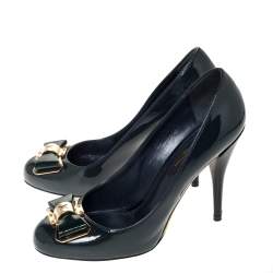 مملوكة مسبقًا حذاء كعب عالي لوي فيتون مزين بفيونكة جلد لامع أخضر مقاس 36