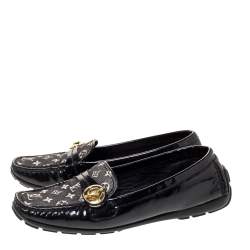 مملوكة مسبقًا Louis Vuitton Black Patent And Mini Lin Monogram Canvas Loafers Size 37.5