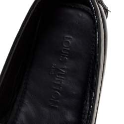 مملوكة مسبقًا Louis Vuitton Black Patent And Mini Lin Monogram Canvas Loafers Size 37.5