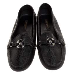 مملوكة مسبقًا حذاء لوفرز لوي فيتون جلد مزخرف زهور مونوغرامي أسود مقاس 38