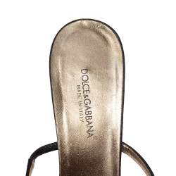 Pre Owned Dolce And Gabbana Black Leather D&G Metal Logo Embellished Thong Kitten Heel Sandals Size 40.5