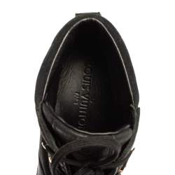 مملوكة مسبقًا حذاء رياضي لوي فيتون رباط علوي و طراز مرتفع من أعلى سويدي و جلد مونوغرامي أسود مقاس 37