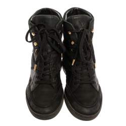 مملوكة مسبقًا حذاء رياضي لوي فيتون رباط علوي و طراز مرتفع من أعلى سويدي و جلد مونوغرامي أسود مقاس 37