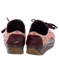 مملوكة مسبقًا حذاء رياضي لوي فيتون رباط علوي جلد عنابي و كانفاس مونوغرامي بيج مقاس 38