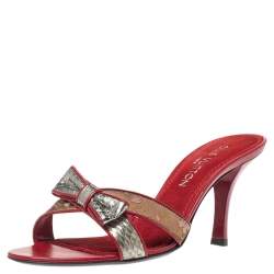 مملوكة مسبقًا صندل سلايد لوي فيتون ساتان شيري بلوسوم مونوغرامي أحمر مقاس 38