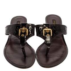 مملوكة مسبقًا حذاء فلات إصبع جلد لامع مونوغرامي عنابي مقاس 38.5