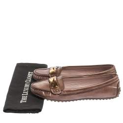 مملوكة مسبقًا حذاء لوفرز لوي فيتون مزين سير بيني جلد لامع بني ميتاليك مقاس 37