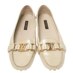 Pre Owned Louis Vuitton Light Cream Patent Leather Oxford  Loafers Size 37