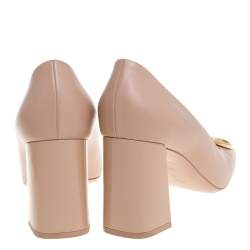 مملوكة مسبقًا حذاء كعب عالى لوى فيتون مقدمة مربعة ميدلين جلد بيج مقاس 40