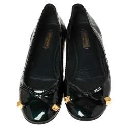 مملوكة مسبقًا Louis Vuitton Green Patent Leather Bow Ballet Flats Size 36
