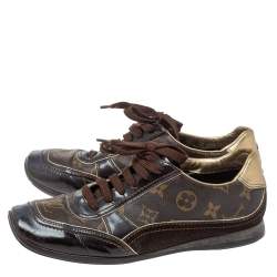 مملوكة مسبقًا حذاء رياضي لوي فيتون مقدمة مربعة غلوب تروتر جلد لامع وكانفاس مونوغرامي بني مقاس 37.5