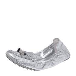 مملوكة مسبقًا Louis Vuitton Silver Leather Dice Scrunch Loafer Flats Size 38.5