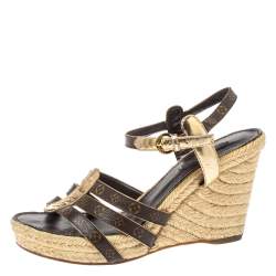 مملوكة مسبقًا Louis Vuitton Monogram Canvas and Metallic Gold Leather Bahamas T Strap Espadrille Wedge Sandals Size 39