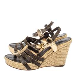 مملوكة مسبقًا Louis Vuitton Monogram Canvas and Metallic Gold Leather Bahamas T Strap Espadrille Wedge Sandals Size 39