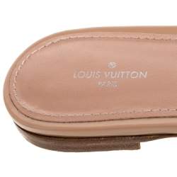 Pre Owned صندل سلايد فلات لوي فيتون مزخرف جلد لامع بيج مقاس 37.5