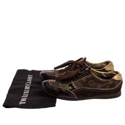 مملوكة مسبقًا حذاء رياضي لوي فبتون غلوب تروتر جلد لامع و كانفاس مونوغرامي بني مقاس 40.5