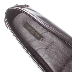 مملوكة مسبقًا حذاء لوفرز لوي فيتون جلد لامع عنابي مقاس 38