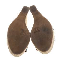 مملوكة مسبقًا صندل سلايد لوي فيتون كعب روكي إسبارديل جلد و دنيم مونوغرامي أزرق و بيج مقاس 37