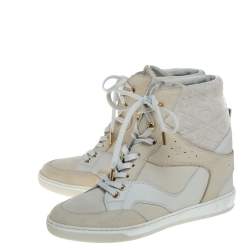 مملوكة مسبقًا Louis Vuitton Beige/White Leather And Embossed Monogram Suede Millenium Wedge Sneakers Size 36.5