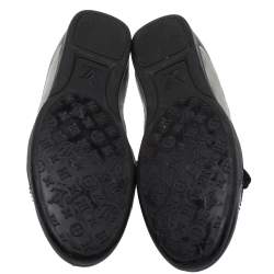 مملوكة مسبقًا Louis Vuitton Black/Silver Patent And Leather Low Top Lace Up Sneakers Size 39.5