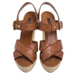 مملوكة مسبقًا صندل لوي فيتون فورمينترا كعب روكي إسبادريل جلد اديل مونوغرامي بني فاتح مقاس 38