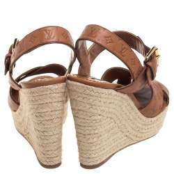 مملوكة مسبقًا صندل لوي فيتون فورمينترا كعب روكي إسبادريل جلد اديل مونوغرامي بني فاتح مقاس 38