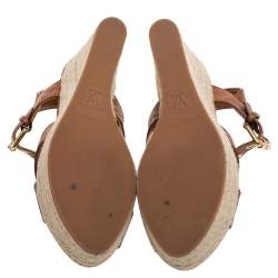 مملوكة مسبقًا صندل لوي فيتون فورمينترا كعب روكي إسبادريل جلد اديل مونوغرامي بني فاتح مقاس 38