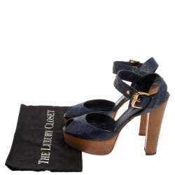Pre Owned صندل لوي فيتون جلد مطبوع مونوغرامي أزرق سير كاحل مقاس 38