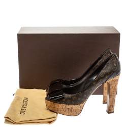 Pre Owned حذاء كعب عالي لوي فيتون ريفولي كانفاس وجلد لامع مونوغرامي بيج/بني نعل سميك مقاس 40