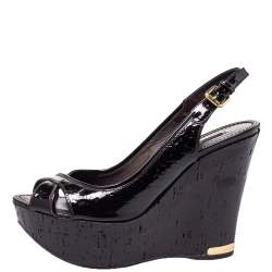 مملوكة مسبقًا Louis Vuitton Amarante Monogram Vernis Leather Pantheon Wedge Sandals Size 37