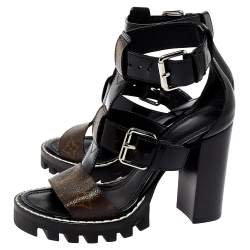 مملوكة مسبقًا Louis Vuitton Black Patent Leather and Monogram Canvas Star Trail Sandals Size 35