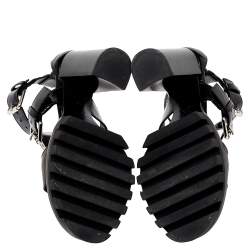 مملوكة مسبقًا Louis Vuitton Black Patent Leather and Monogram Canvas Star Trail Sandals Size 35